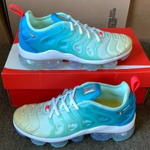 Air Vapormax Plus ‘Mint Foam Laser Blue’